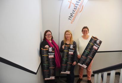 Jugendpastorin Reni Kruckemeyer-Zettel (von links), Dagmar Stoeber und Anna Thumser laden zu vielen Veranstaltungen zum Jahresthema „woher und wohin? #weiterdenken“ ein. Foto: Andrea Hesse