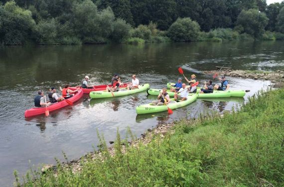 Am Start zur Paddeltour auf der Weser.