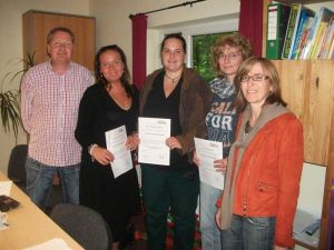Thorsten Scherf (von links) bildete Lydia Frank, Wiebke Lorentz und Doris Krenz  fort. Annemarie Henning (rechts), betriebswirtschaftliche Leitung der Kindertagesstätten. Foto: S.Kuschel-Schenk