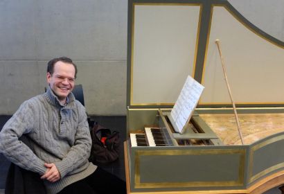 Fritz Siebert spielt europäische Cembalo-Musik. Foto: Ingo Schmidt-Lucas