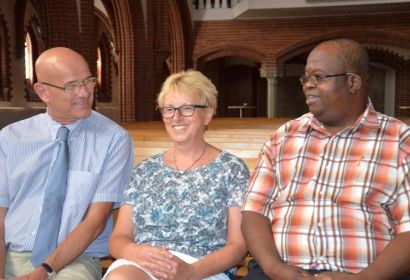 Über die zukünftige Gestaltung der Partnerschaftsarbeit sprachen Dörte Behn-Hartwig und Reverend Molete auch mit Superintendent Holger Grünjes. Foto: Andrea Hesse