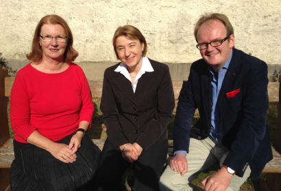 Lektorensprecherin Rita Kischlat (links) und Pastor Rainer Müller-Jödicke freuen sich, dass Jutta Köster als Prädikantin im Kirchenkreis tätig wird.