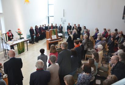 Den zehnten Geburtstag ihrer Kirche an der Hindenburgstraße feierte die St.-Paulus-Gemeinde gemeinsam mit ihrer Mutterkirche, der Emmaus-Gemeinde. Foto: Andrea Hesse