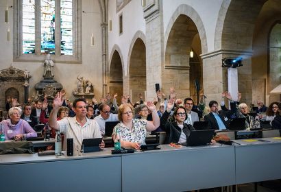 Die Landessynode brachte in Loccum eine Reihe von Beschlüssen zur Arbeit gegen sexualisierte Gewalt auf den Weg. Foto: Jens Schulze