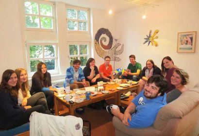 Beim Kennenlernabend in Burgwedel verabredeten Jugendliche aus allen Regionen des Kirchenkreises gemeinsame Aktivitäten. Foto: Maren Konradt