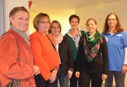 v.l.: Christiane Höppner-Groth, Ortsbürgermeisterin Christiana Böttcher, Konstanze Beckedorf, die Kirchenvorstandsvorsitzende Marion Bernstorf, Pastorin Debora Knoblauch und Silke Kuschel. Foto: A. Hesse