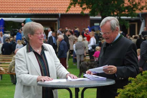 Seit Jahren arbeiten Renate Brockhaus und Friedrich Engeling im Kirchenvorstand der St.-Petri-Gemeinde zusammen. Foto: Thomas Meyer