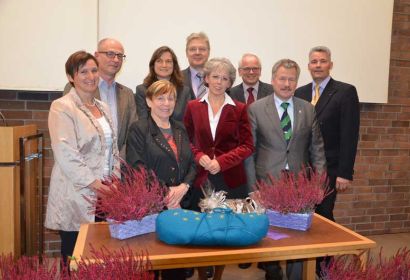 Gemeinsamer Einsatz für ein besonderes Projekt (von links): Bettina Praßler-Kröncke, Uwe Spiekermann, Gabi Spier, Birgit Ehlers-Ascherfeld, Norbert Naethe, Elke Zach, Martin Bergau, Friedhelm Fischer und Klaus Holtmann. Foto: A. Hesse