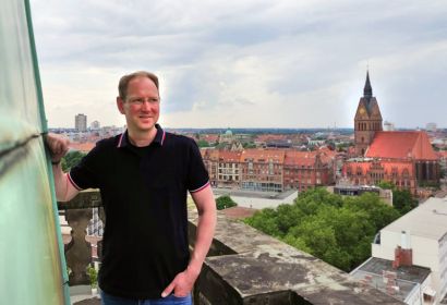 Immer wieder genießt Arne Hallmann den Blick vom Turm der Ruine am Rand der hannoverschen Altstadt.