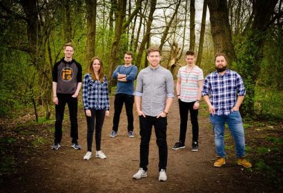 Lukas Plöhn und seine Band spielen am 11. August ein Konzert in der Fuhrberger Kirche.