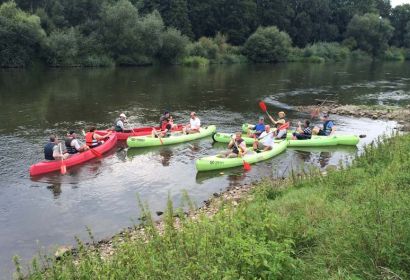 Am Start zur Paddeltour auf der Weser.