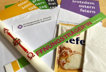 Eine Tüte mit Anregungen für das Osterfest verschenken die Kirchengemeinden in Bissendorf und Resse an ihre Mitglieder. Foto: Thorsten Buck