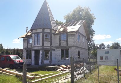 Mit finanzieller Unterstützung aus Engelbostel konnte der Rohbau für eine evangelische Kirche in Ilawa errichtet werden.