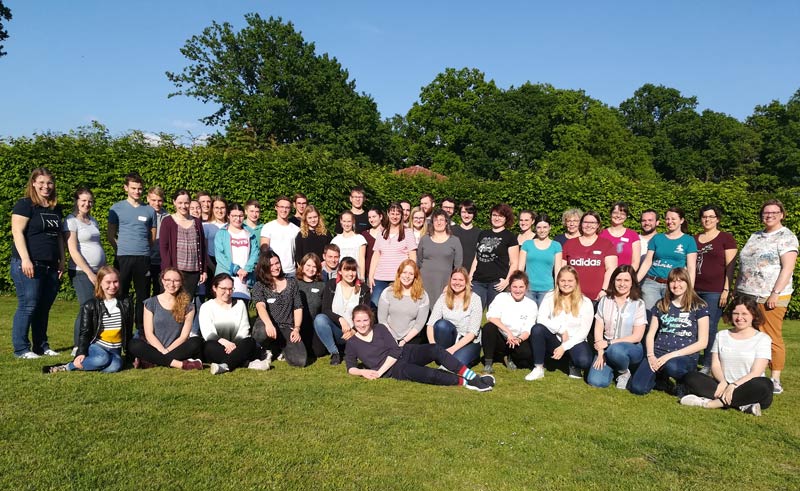 Mit Offenheit und Spaß bei der Sache: die Gruppe der Ehren- und Hauptamtlichen beim Fortbildungstag.