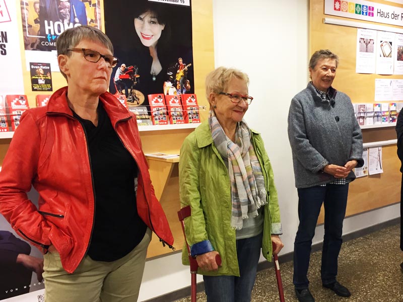 Viele Anregungen erhielten die Teilnehmerinnen im Haus der Religionen. Foto: Dörte Behn-Hartwig