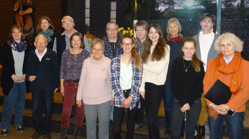 Das Vorbereitungsteam lädt zum Weltgebetstag der Frauen in die Christophorus-Kirche in Altwarmbüchen ein. Foto: Sebastian Müller