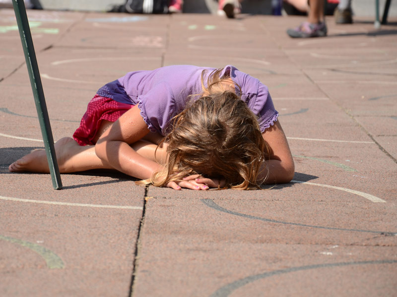 Bei Kindern beliebt: der Machtkampf auf offener Straße. Foto: Denise Perrier, pixabay.com