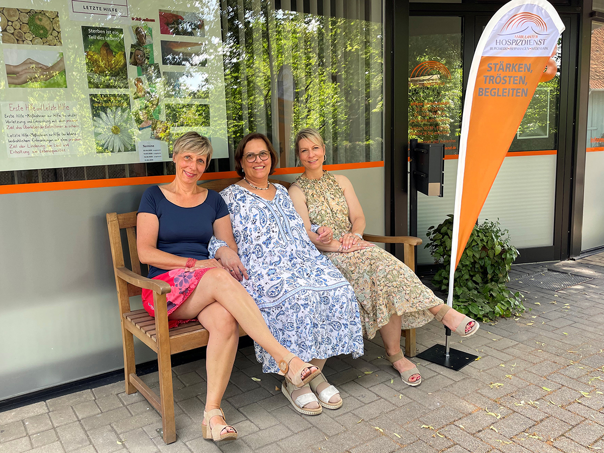 Ute Rodehorst (Mitte) hat ihre bisherigen Aufgaben an Silke Nitschmann (links) und Cathrin Schulze übergeben. Foto: Andrea Hesse